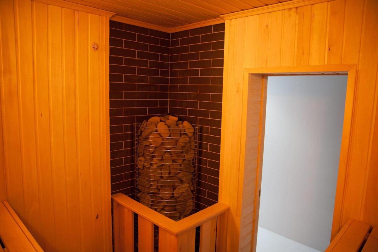 Mini-Hotel Neptun 리우네 외부 사진