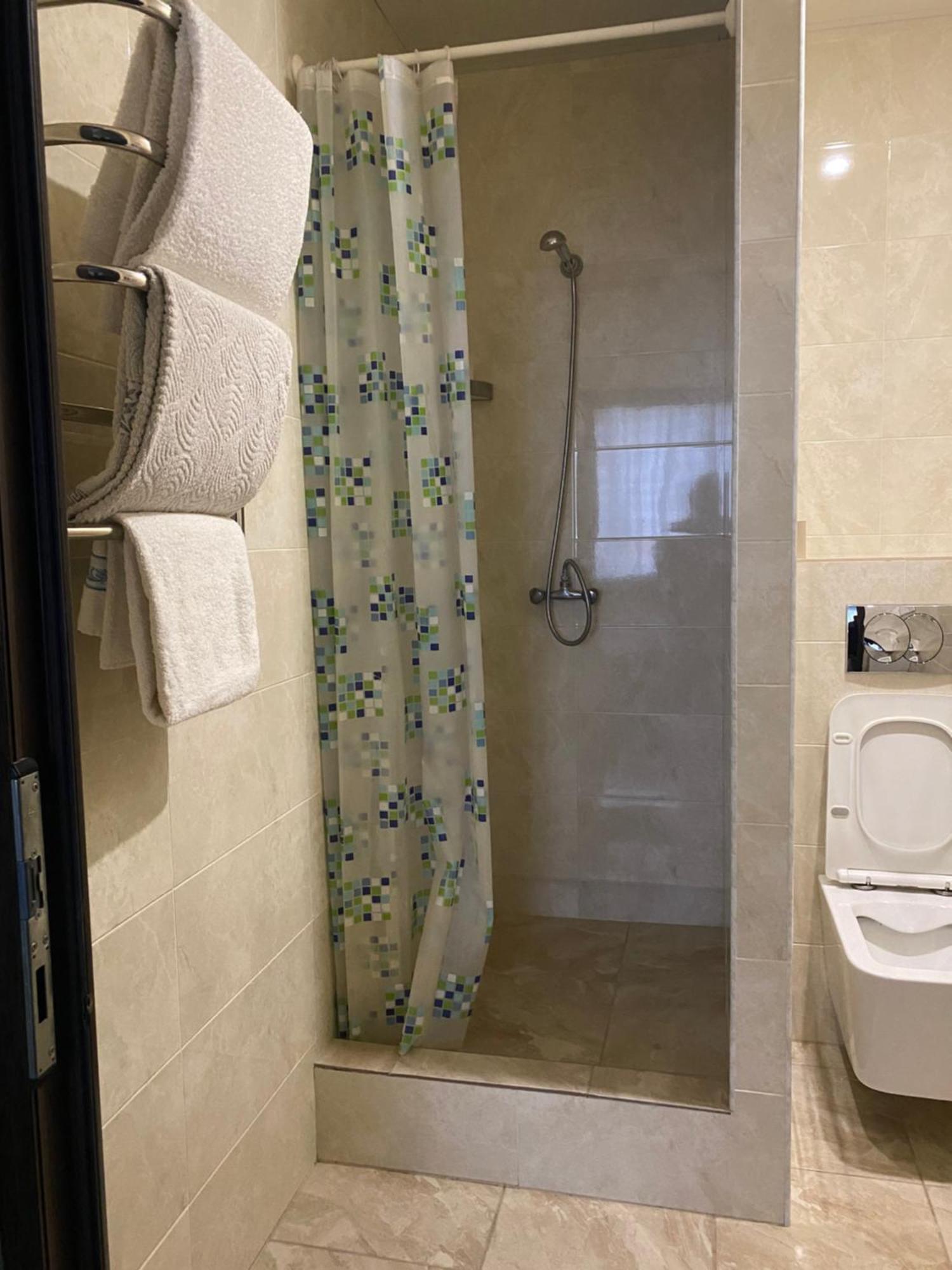 Mini-Hotel Neptun 리우네 외부 사진